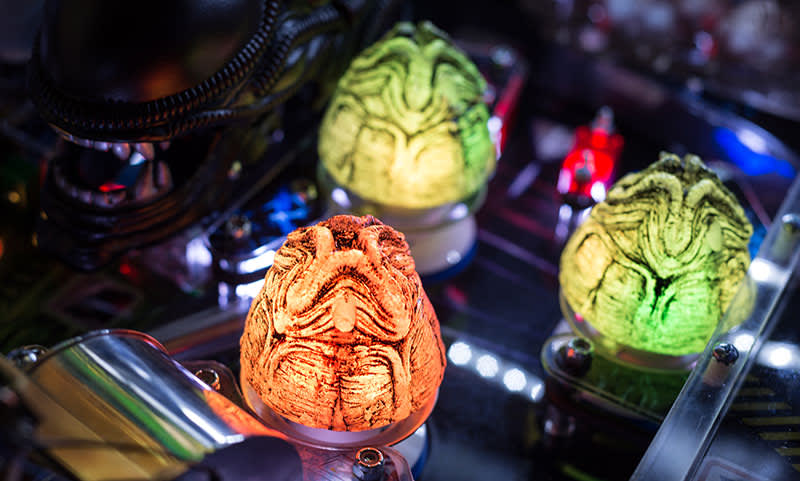 Alien Pinball Machine - Illuminated Egg Bumpers
