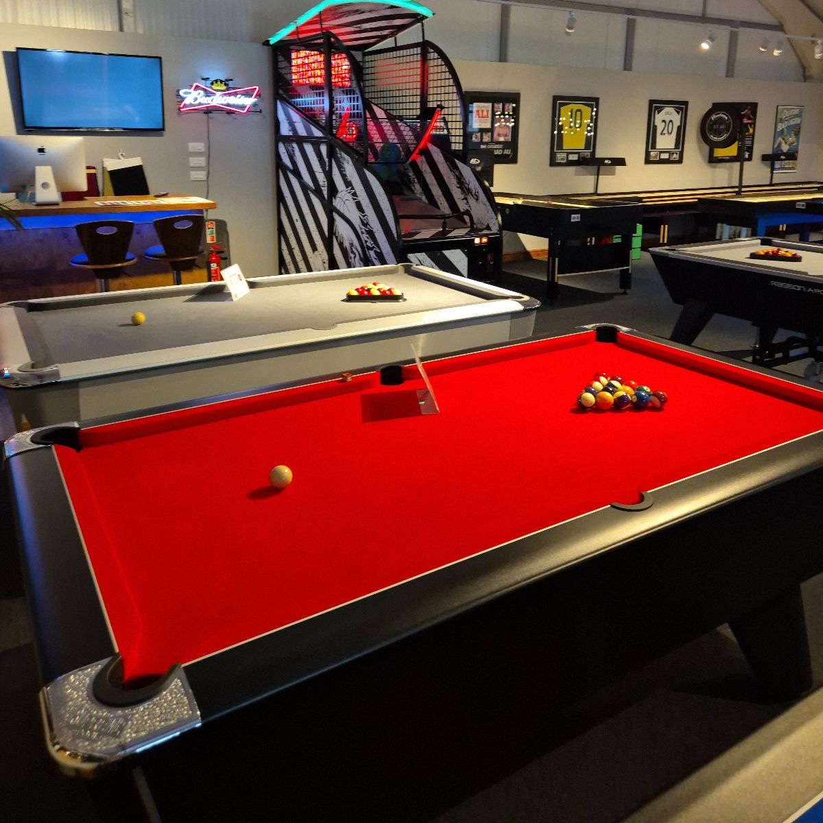 Supreme Winner Black finish Red cloth Showroom