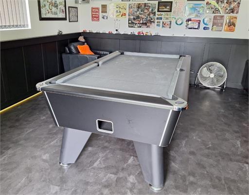 Signature Champion Premium Edition Pool Table: Black