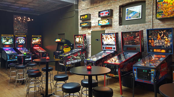 logans-barcade-pinball-machines.jpg