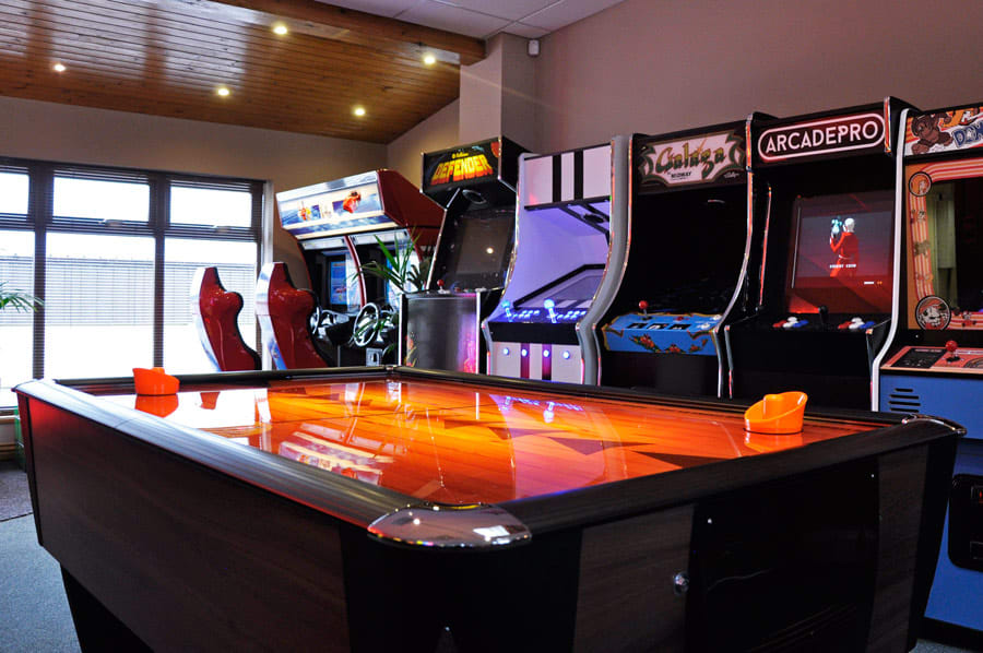 home-leisure-direct-showroom-arcade-machines-air-hockey.jpg