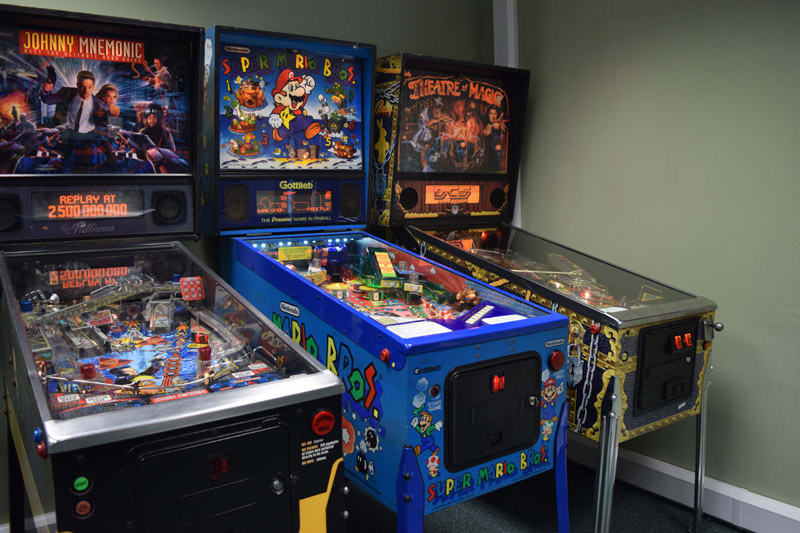 Super Mario Bros. Pinball Machine - in Showroom