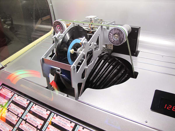 sound-leisure-vinyl-jukebox-records.jpg