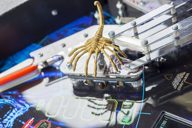 Alien Pinball Machine - Facehugger Slingshots