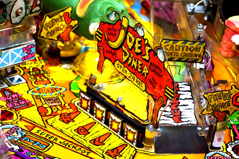The Flintstones Pinball Machine - Joe's Diner