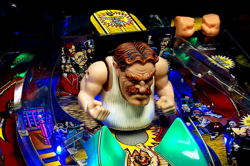 The Champion Pub Pinball Machine - Boxer