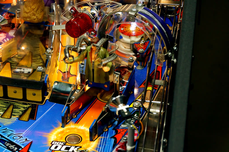 Spider-Man Pinball Machine - Doc Ock