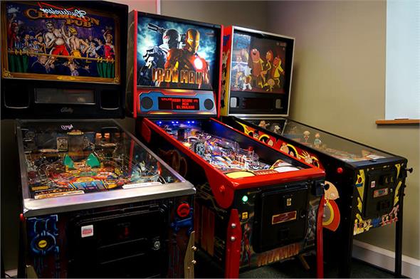 Iron Man Vault Edition Pinball Machine