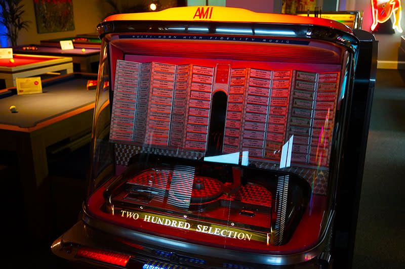 AMI H Vinyl Jukebox - Upper Unit (Dark)