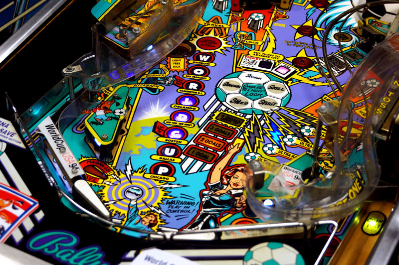 World Cup Soccer Pinball Machine - Flippers