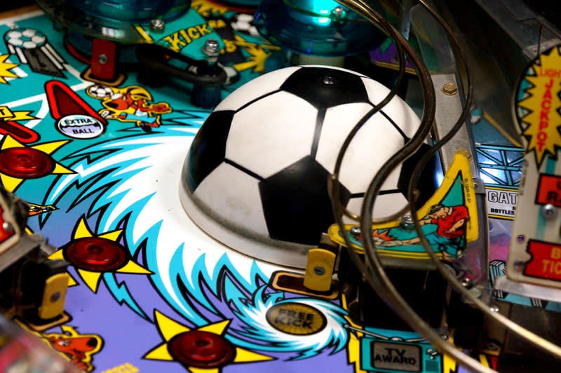 World Cup Soccer Pinball Machine - Spinning Football