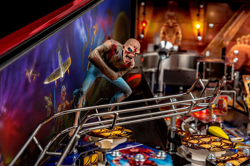 Iron Maiden LE Pinball Machine - Piece of Mind Eddie Figure