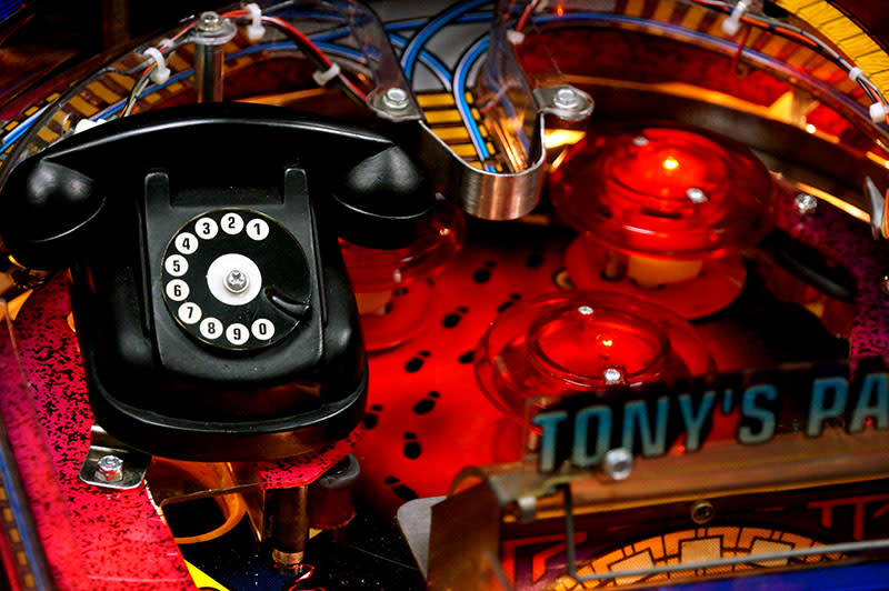 WHO Dunnit Pinball Machine - Telephone