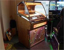 Sound Leisure Rocket Series 3 CD Jukebox - Oak Finish: Showroom Clearance
