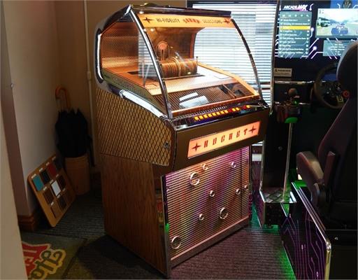 Sound Leisure Rocket Series 3 CD Jukebox - Oak Finish: Showroom Clearance