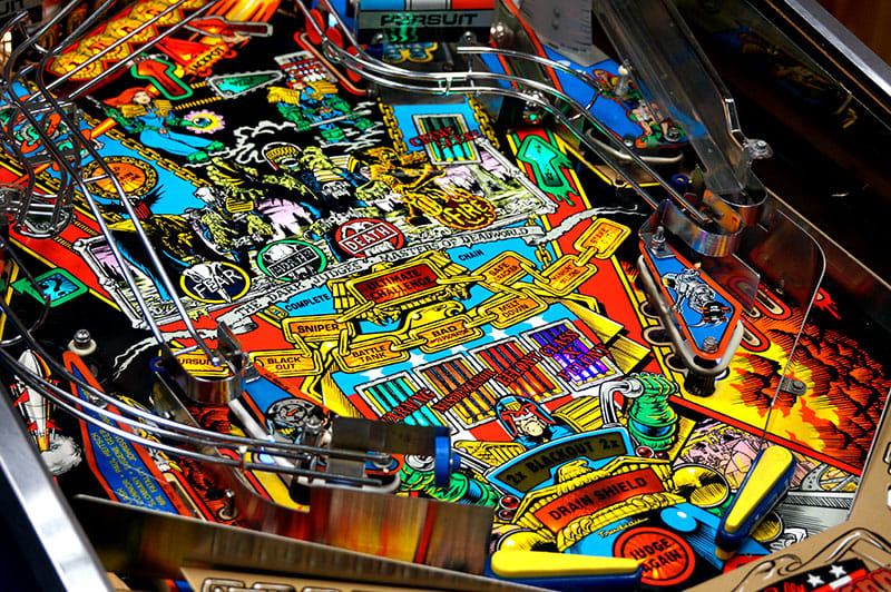 Judge Dredd Pinball Machine - Flippers