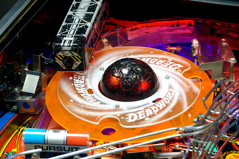 Judge Dredd Pinball Machine - Dead World