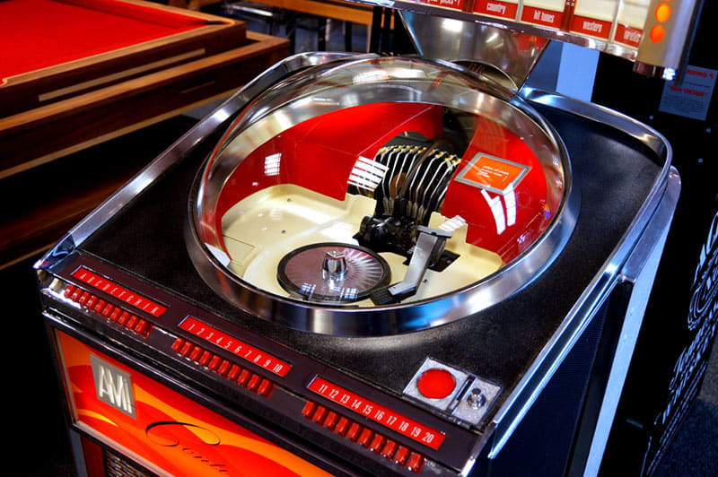 ami-continental-2-vinyl-jukebox-upper-unit.jpg