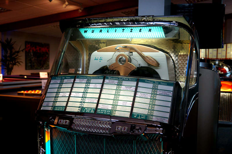 wurlitzer-1900-centennial-vinyl-jukebox-upper-unit-dark.jpg