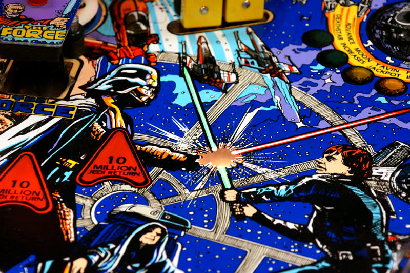 Star Wars Data East Pinball Machine - Lightsaber Duel