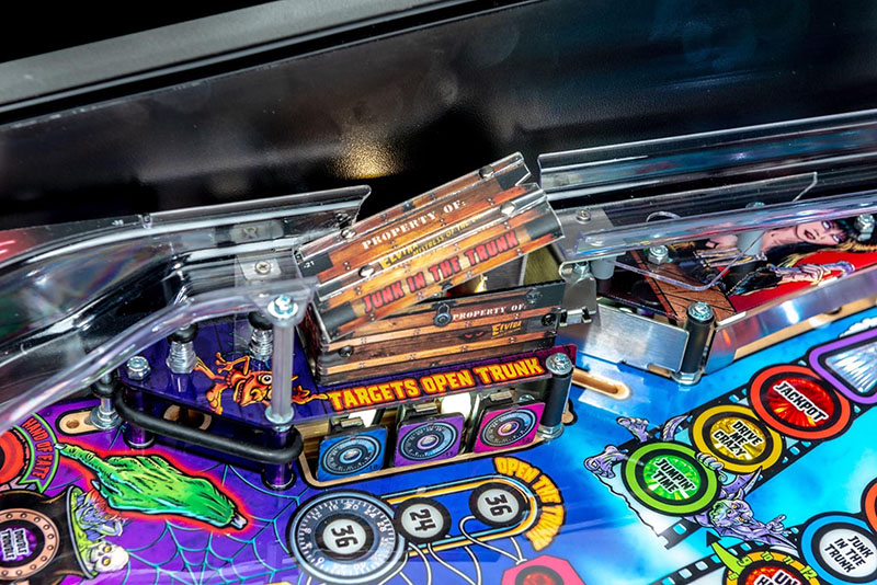 Elvira's House of Horrors Pinball Machine Premium Edition - Junk in the Trunk