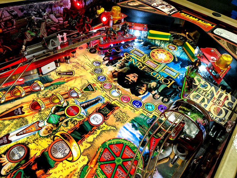 Lord Of The Rings Pinball Machine - Flippers