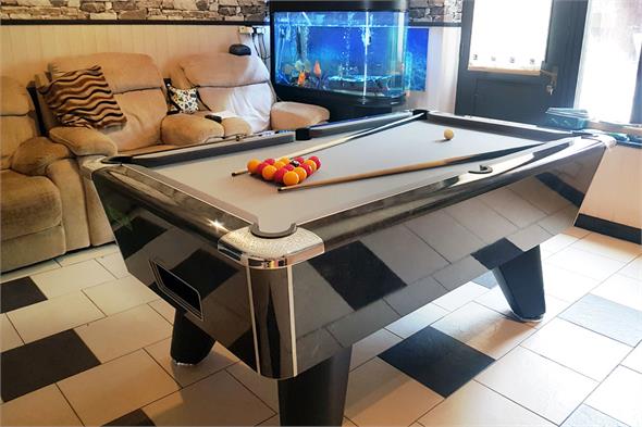 Supreme Winner Pool Table: High Gloss Black Marble - 6ft, 7ft