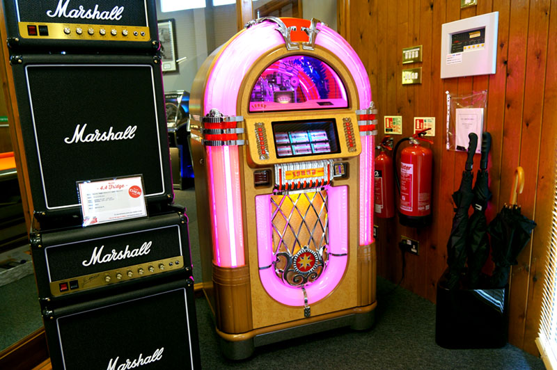 Sound Leisure SL45 Vinyl Jukebox - In Showroom