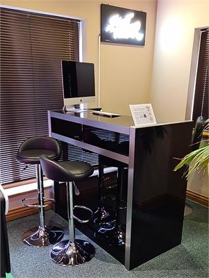 Montfort Beaufort Bar: High Gloss Black & Steel Finish - Warehouse Clearance