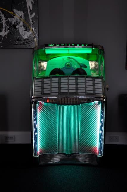 Wurlitzer 1900 Jukebox Front View