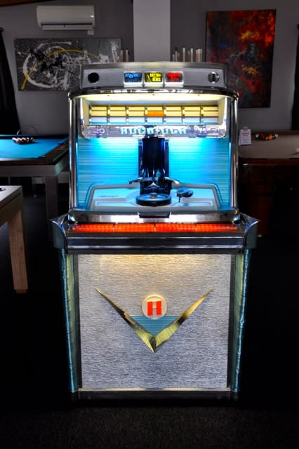 Rock-Ola Tempo 1 Jukebox Front View